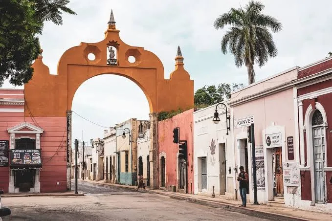 Día 5 — Tren Uxmal — Maya Tren: Mérida Teya — Aeropuerto De Cancún (90 Km — 1 Hora/3,5 Horas En Tren) - hotel de Cancún